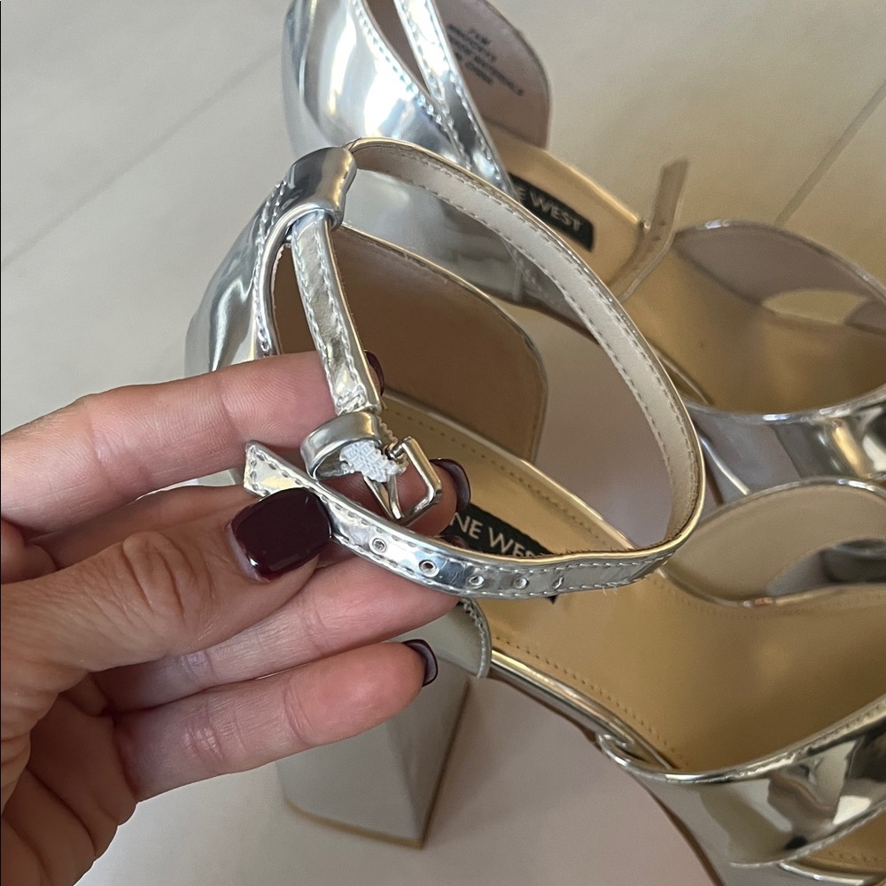 Nine West Vicky3 silver platforms - Picture 9 of 11
